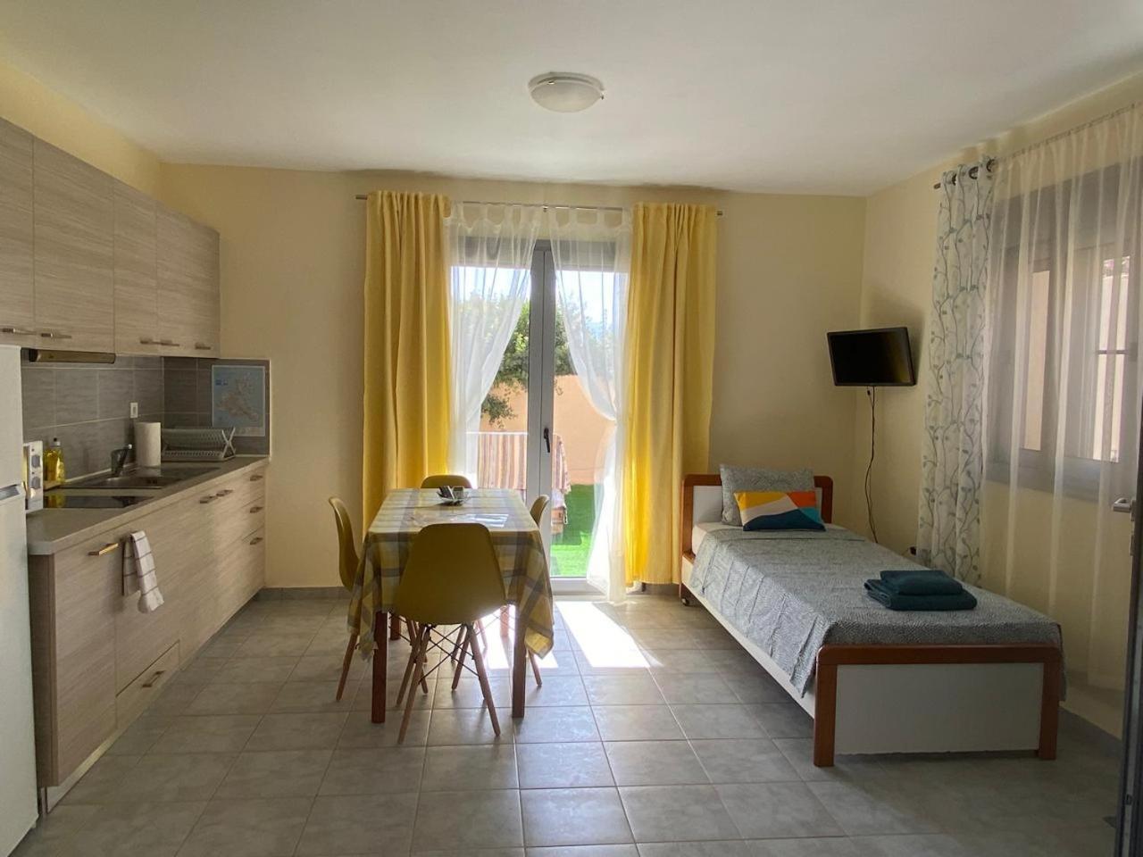 Lotus Sea View Apartments Lixouri Ngoại thất bức ảnh